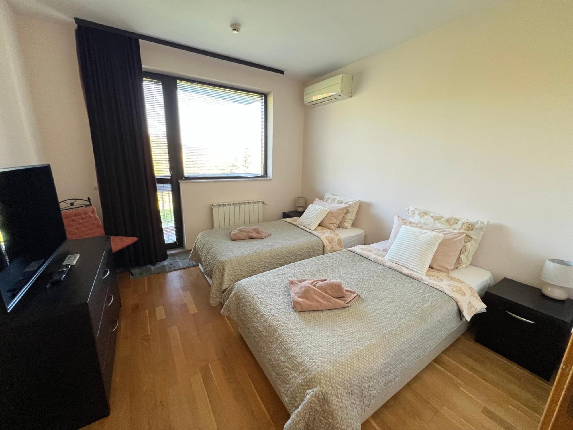 Pravets Lake Panorama Apartments מראה חיצוני תמונה
